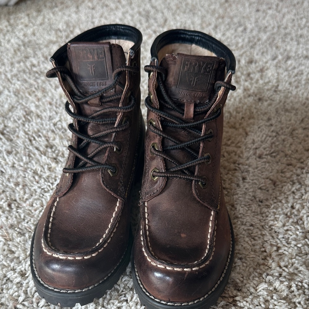 Frye Dakota Mid Lace Boys Boots Dark Brown Leather size 1.5